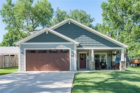 10802 NW 75 St, Weatherby Lake, MO 64152