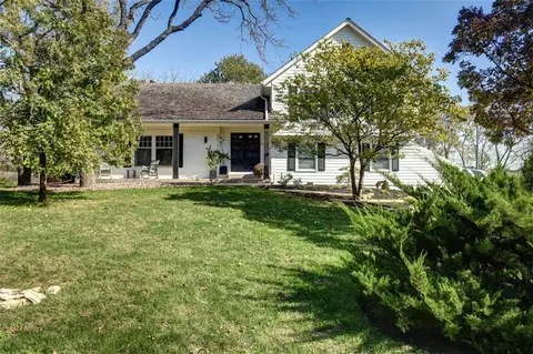 20734 Pebble Ln, Lenexa, KS 66220