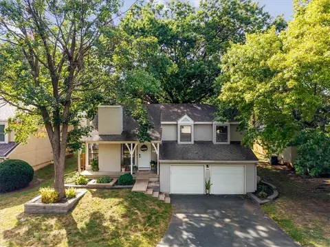 12738 W 108th St, Overland Park, KS 66210