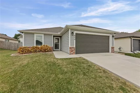 644 N Pear St, Gardner, KS 66030