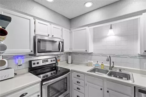 Kitchen - 6066 NE Moonstone Dr, Lees Summit, MO 64064 photo 2 of 2