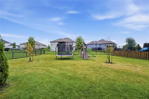 Exterior - 1067 SW Conch Cir, Lees Summit, MO 64064 photo 10 of 10
