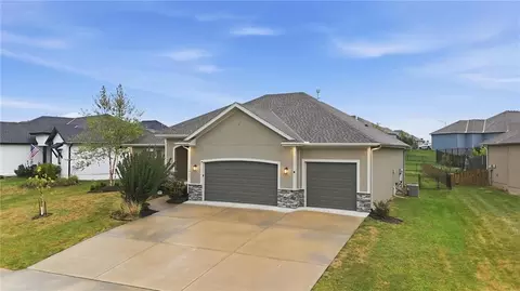 Other - 1067 SW Conch Cir, Lees Summit, MO 64064 photo 1 of 19