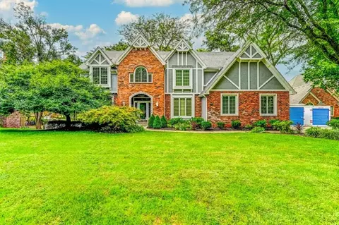 1905 NW Indian Hills Dr, Blue Springs, MO 64015