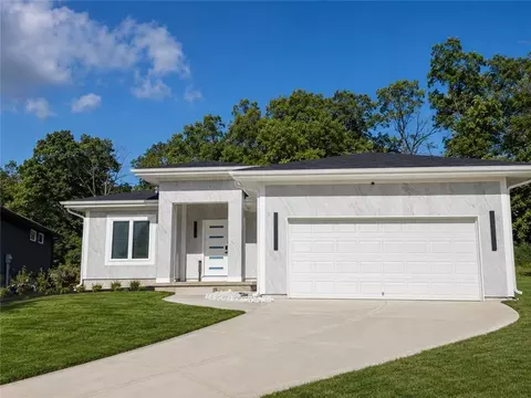 14407 E 49th Rd, Kansas City, MO 64136