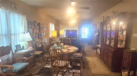 Entry Way - 903 E 10th St, Pittsburg, KS 66762 photo 1 of 2