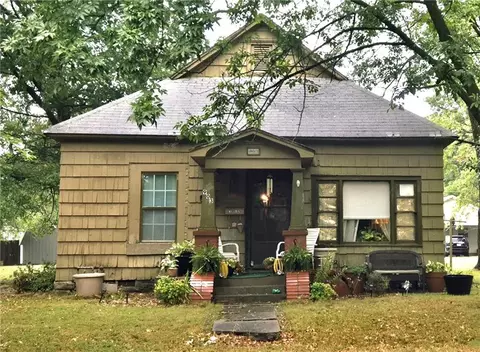 Exterior - 903 E 10th St, Pittsburg, KS 66762 photo 2 of 12