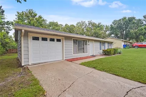 Exterior - 1306 E 16th St, Lawrence, KS 66044 photo 3 of 9