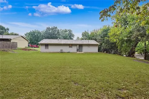 Exterior - 1306 E 16th St, Lawrence, KS 66044 photo 8 of 9