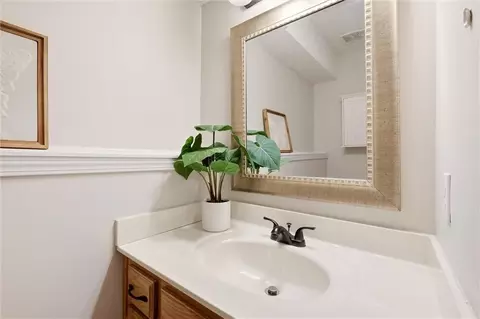 Bath - 1208 NE Beacon Ave, Lees Summit, MO 64086 photo 4 of 4