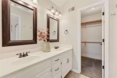 Bath - 1208 NE Beacon Ave, Lees Summit, MO 64086 photo 1 of 4