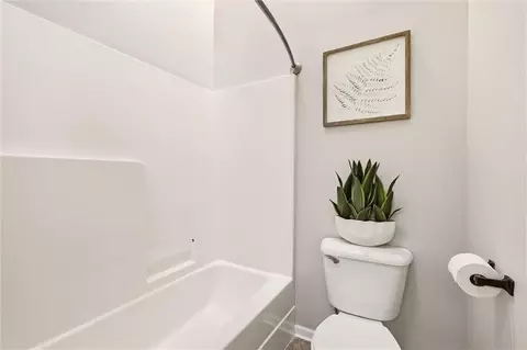 Bath - 1208 NE Beacon Ave, Lees Summit, MO 64086 photo 2 of 4