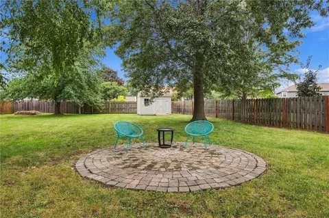 Exterior - 1208 NE Beacon Ave, Lees Summit, MO 64086 photo 6 of 10