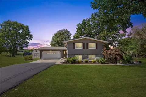1679 Cr 3950, Coffeyville, KS 67337