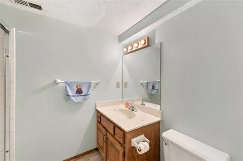 Bath - 16513 E 51st St Ct, Independence, MO 64055 photo 3 of 3