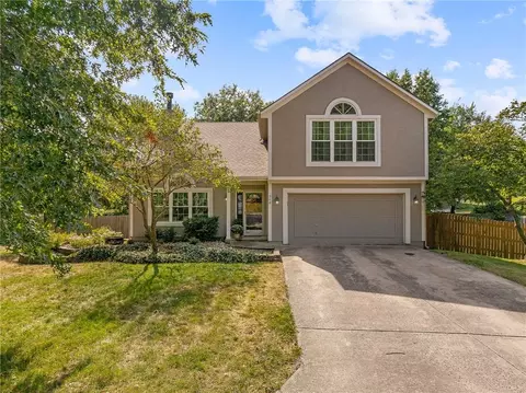 308 N 15th St, Louisburg, KS 66053