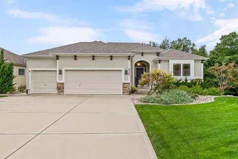 9320 N Dawn Ave, Kansas City, MO 64154