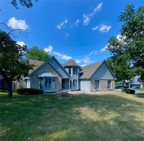 10546 Westgate St, Overland Park, KS 66215