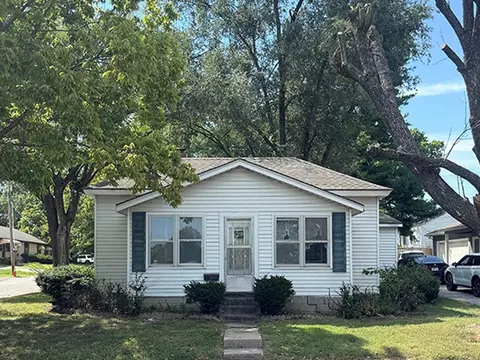 201 NW 15th St, Blue Springs, MO 64015