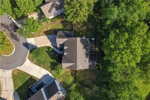 View/Area - 8529 Hall St, Lenexa, KS 66219 photo 2 of 2