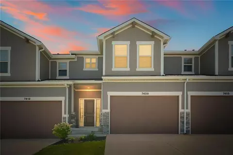 7409 Grand Slam St, Parkville, MO 64152