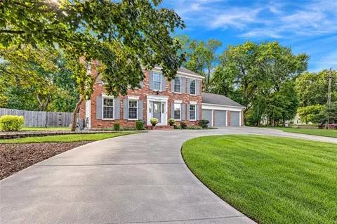 7900 Sagamore Rd, Leawood, KS 66206