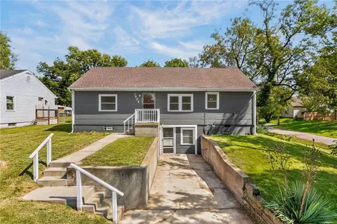 1008 N 14th St, Leavenworth, KS 66048