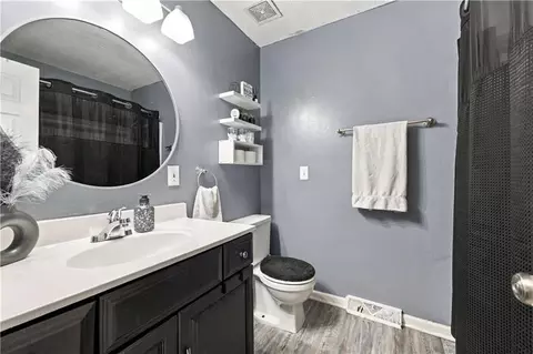 Bath - 18909 E 30th Ter, Independence, MO 64057 photo 1 of 3