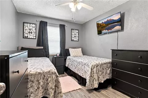 Bedroom - 18909 E 30th Ter, Independence, MO 64057 photo 3 of 7