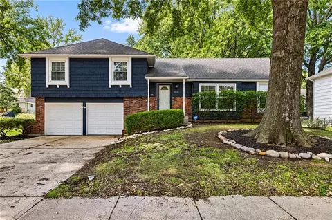 9800 Walmer St, Overland Park, KS 66212