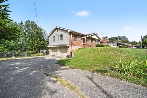 Exterior - 18104 E 27th Ter, Independence, MO 64057 photo 2 of 7