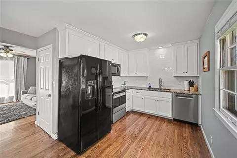 Kitchen - 18104 E 27th Ter, Independence, MO 64057 photo 2 of 2