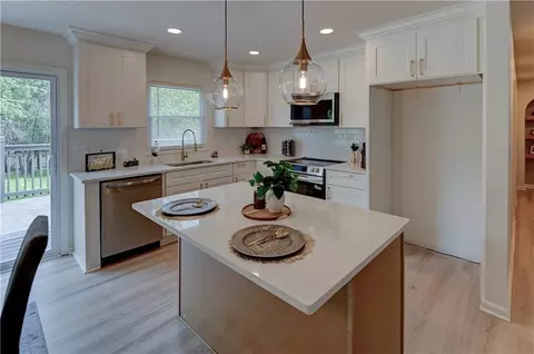 Kitchen - 305 Sharon Dr, Lees Summit, MO 64063 photo 2 of 2