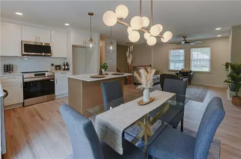 Dining - 305 Sharon Dr, Lees Summit, MO 64063 photo 3 of 3