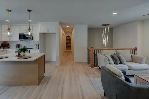 Entry Way - 305 Sharon Dr, Lees Summit, MO 64063 photo 1 of 1