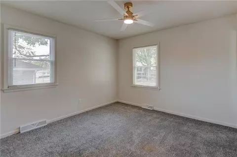 Bedroom - 305 Sharon Dr, Lees Summit, MO 64063 photo 4 of 5
