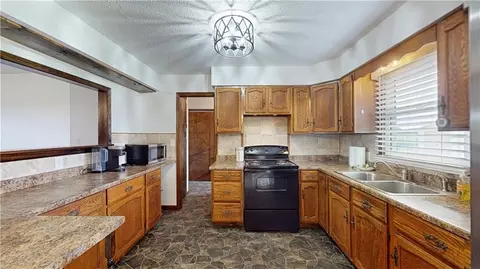 Kitchen - 15665 E Quail Rd, Nevada, MO 64772 photo 1 of 1