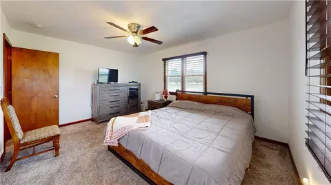 Bedroom - 15665 E Quail Rd, Nevada, MO 64772 photo 2 of 3