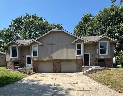 8132-8134 N Stoddard Ave, Kansas City, MO 64152