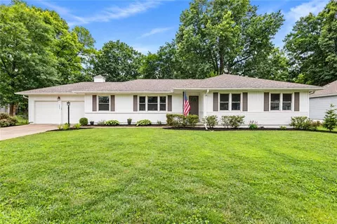 3921 W 97th St, Overland Park, KS 66207