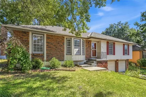Exterior - 3713 Stanton St, Lees Summit, MO 64064 photo 4 of 13