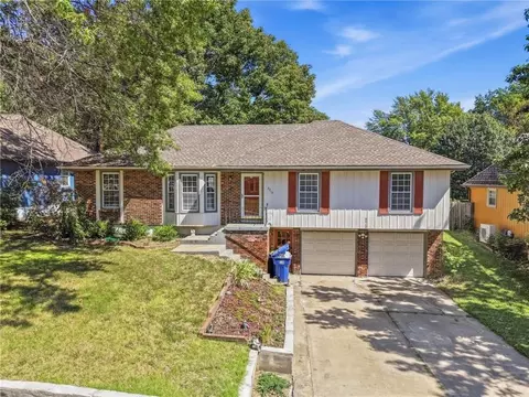 Exterior - 3713 Stanton St, Lees Summit, MO 64064 photo 11 of 13