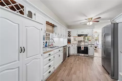 Kitchen - 3713 Stanton St, Lees Summit, MO 64064 photo 1 of 5