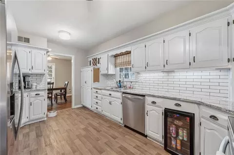 Kitchen - 3713 Stanton St, Lees Summit, MO 64064 photo 3 of 5