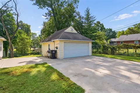 Exterior - 10305 E 35th St, Independence, MO 64052 photo 1 of 4