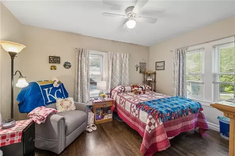 Bedroom - 10305 E 35th St, Independence, MO 64052 photo 1 of 4