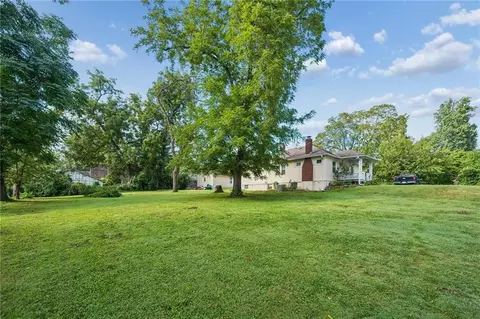 Exterior - 10305 E 35th St, Independence, MO 64052 photo 4 of 4
