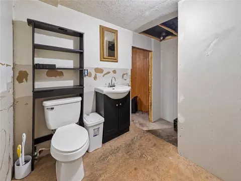 Bath - 10305 E 35th St, Independence, MO 64052 photo 2 of 3