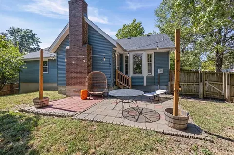 Exterior - 507 SE Adobe Dr, Lees Summit, MO 64063 photo 3 of 6