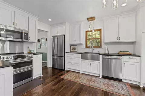 Kitchen - 507 SE Adobe Dr, Lees Summit, MO 64063 photo 1 of 3
